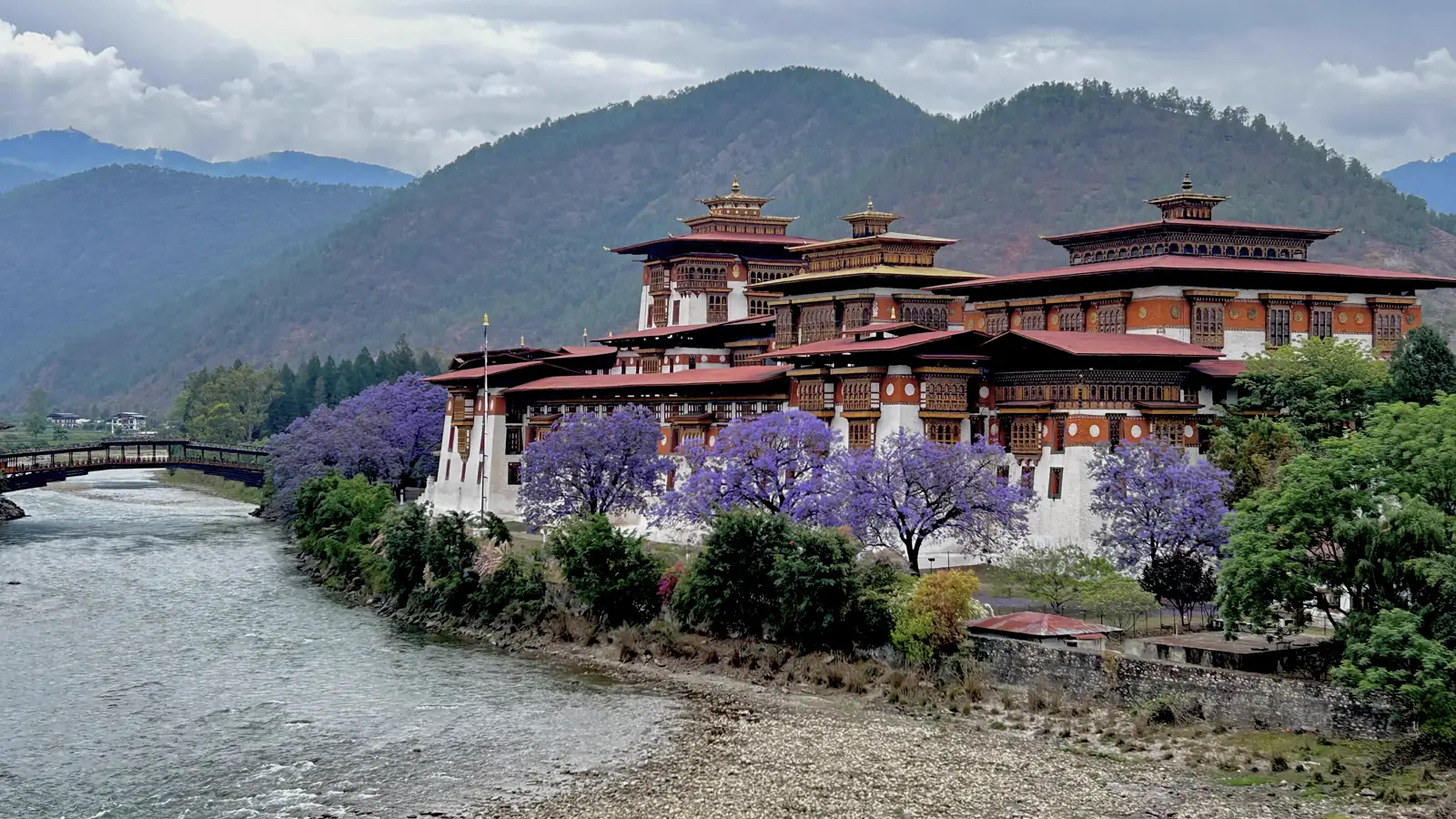 Punakha Dzong fortress on the Pungchu river in Bhutan